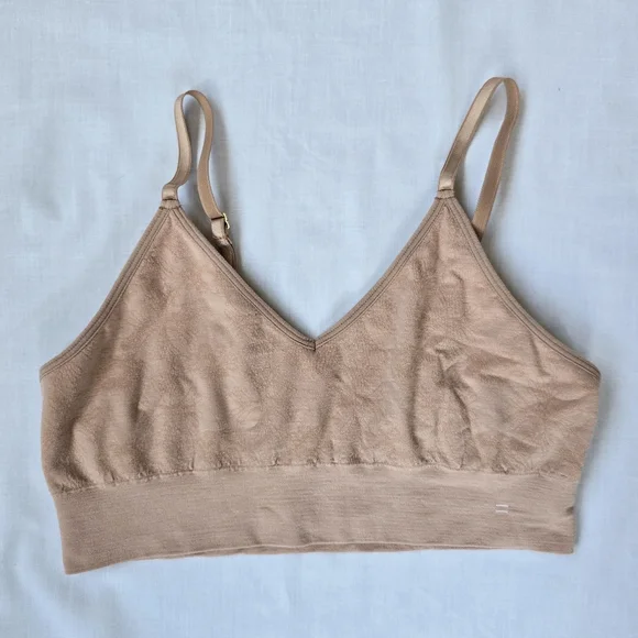 Branwyn▪️Essential Bralette Merino Wool in Warm Nude with convertible straps - Picture 4 of 10